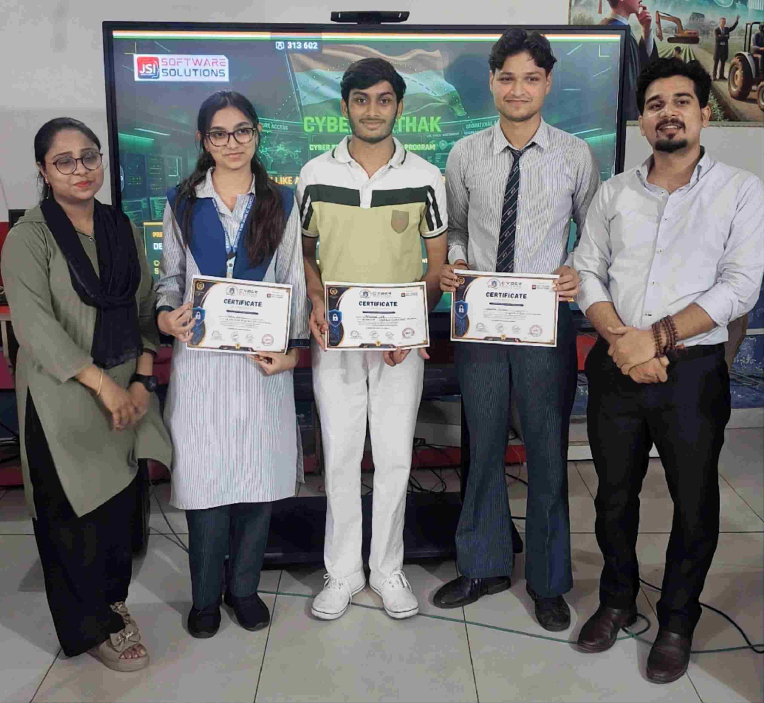 Recognising enthusiasm, participation and the spirit of learning at CyberBaithak. 💻🏆
